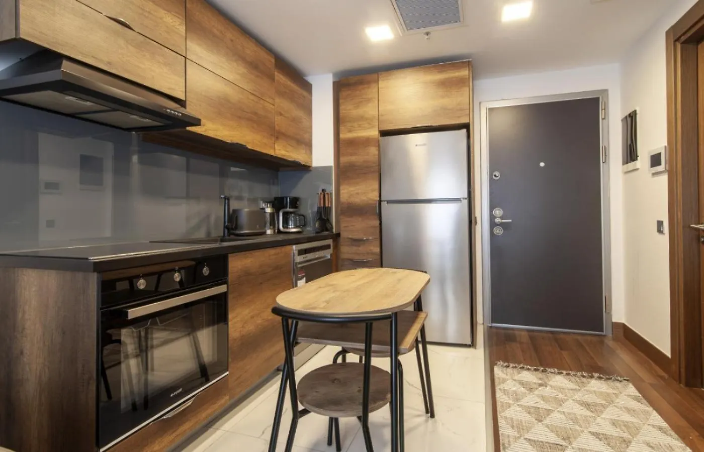 Residence Flat With Excellent Location In Sisli Istanbul